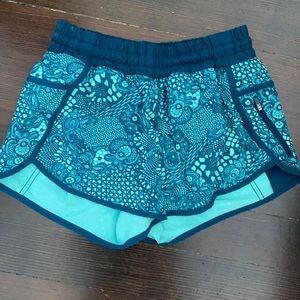EUD Lululemon tracker 4 shorts RARE PATTERN